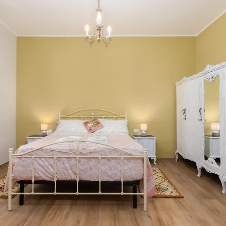 La Casa Dei Nonni Alojamento de Acomodação e Pequeno-almoço Roncaglia