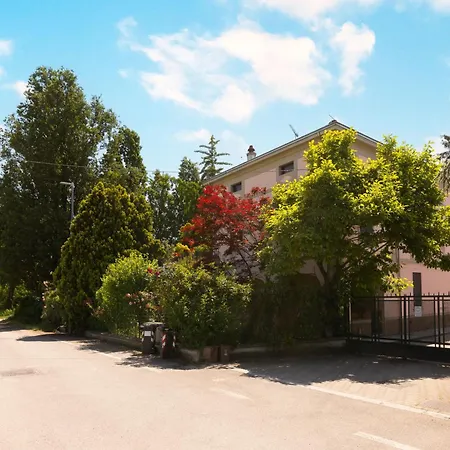 La Casa Dei Nonni Alojamento de Acomodação e Pequeno-almoço Roncaglia